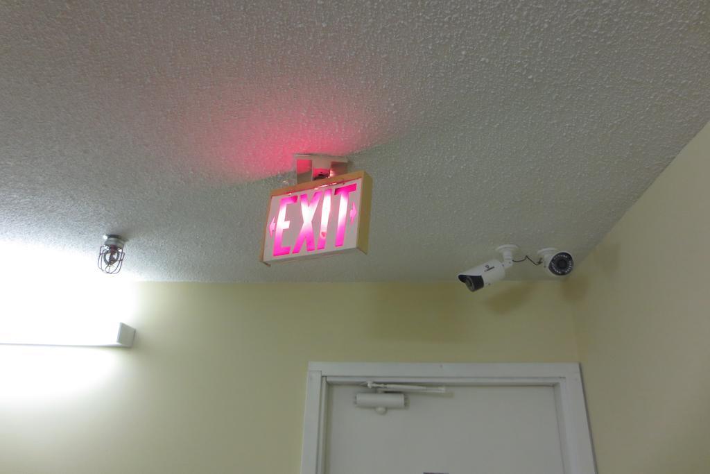 Vanderhoof Inn מראה חיצוני תמונה