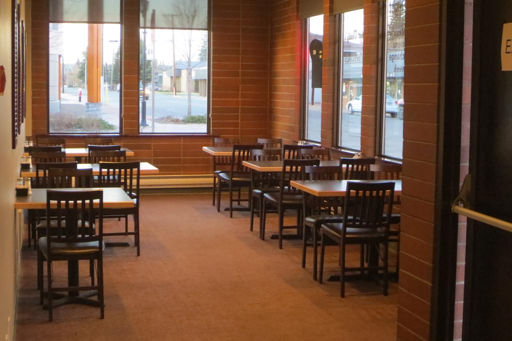 Vanderhoof Inn מראה חיצוני תמונה